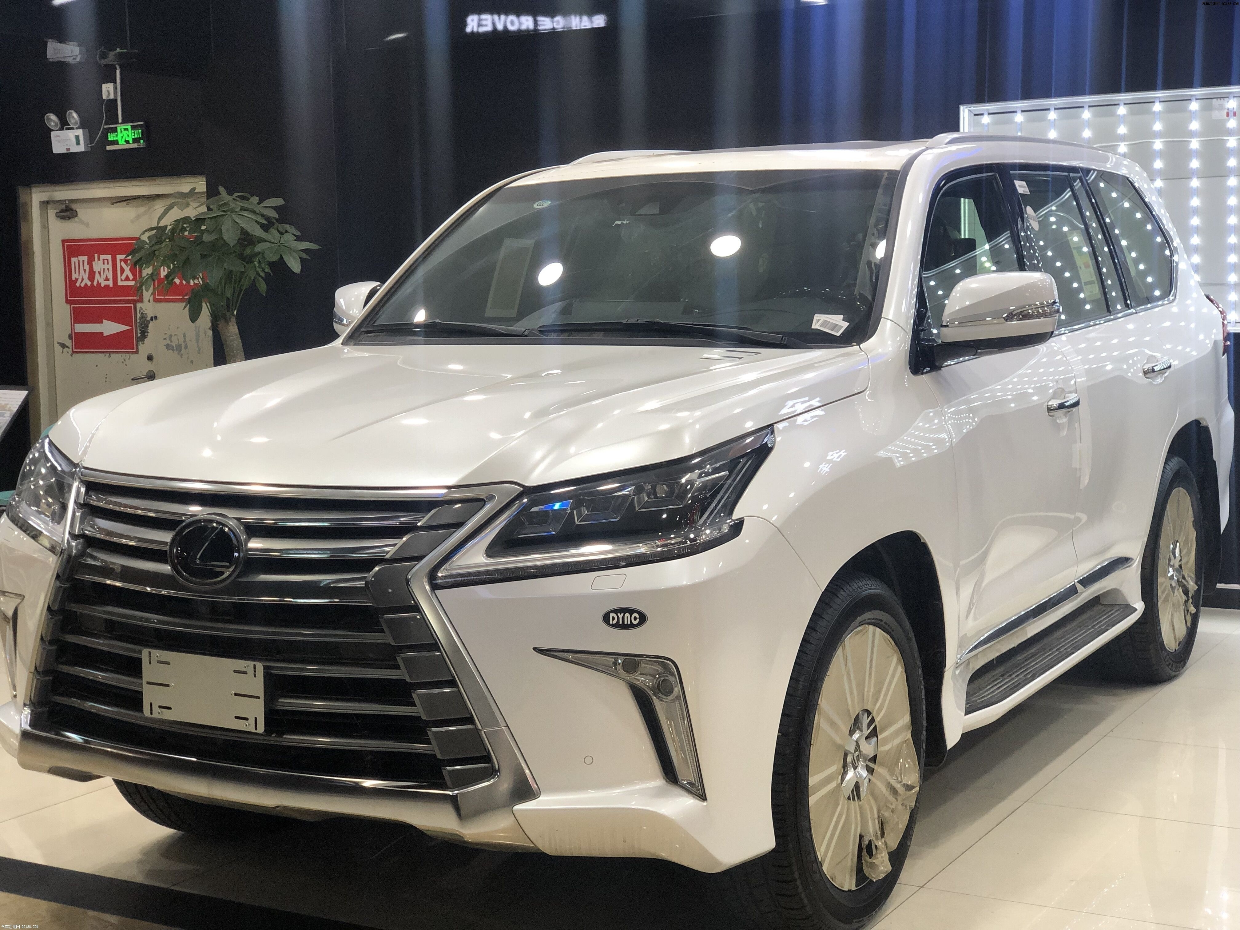雷克萨斯LX600港口现车优惠促销