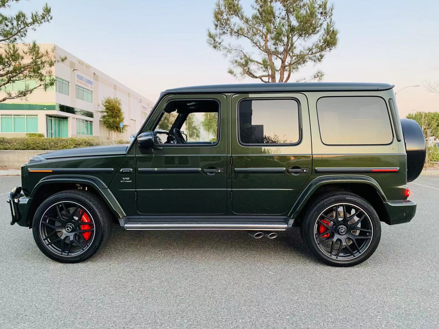 带有越野套件的奔驰AMG G63