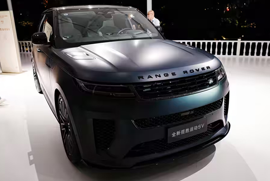 2025新揽胜行政欧版售价127万起 欢迎试乘试驾